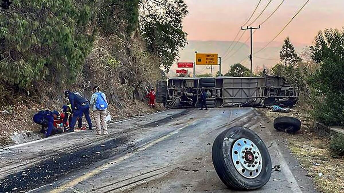 Fatal accidente de autobús en Malinalco: 14 muertos y 31 heridos