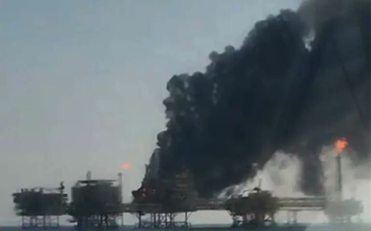 Explosión en plataforma de Pemex en Campeche deja un muerto 