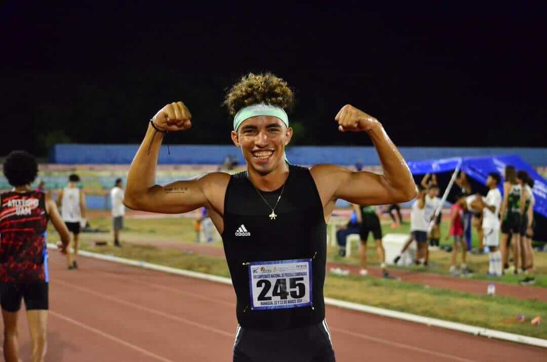 Yeykell Romero Nuevo Récord Nacional en Atletismo