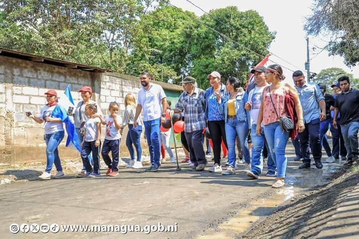 Alcaldesa Managua inspecciona proyecto vial en barrio Laureles Sur