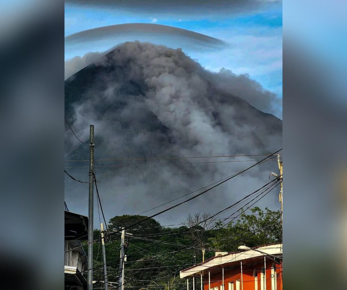 El Volcán Concepción hizo una explosión de gases y cenizas este 29 de mayo