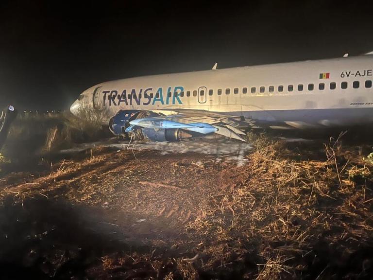 Senegal: 11 personas heridas al estrellarse un avión Boeing 737 mientras despegaba