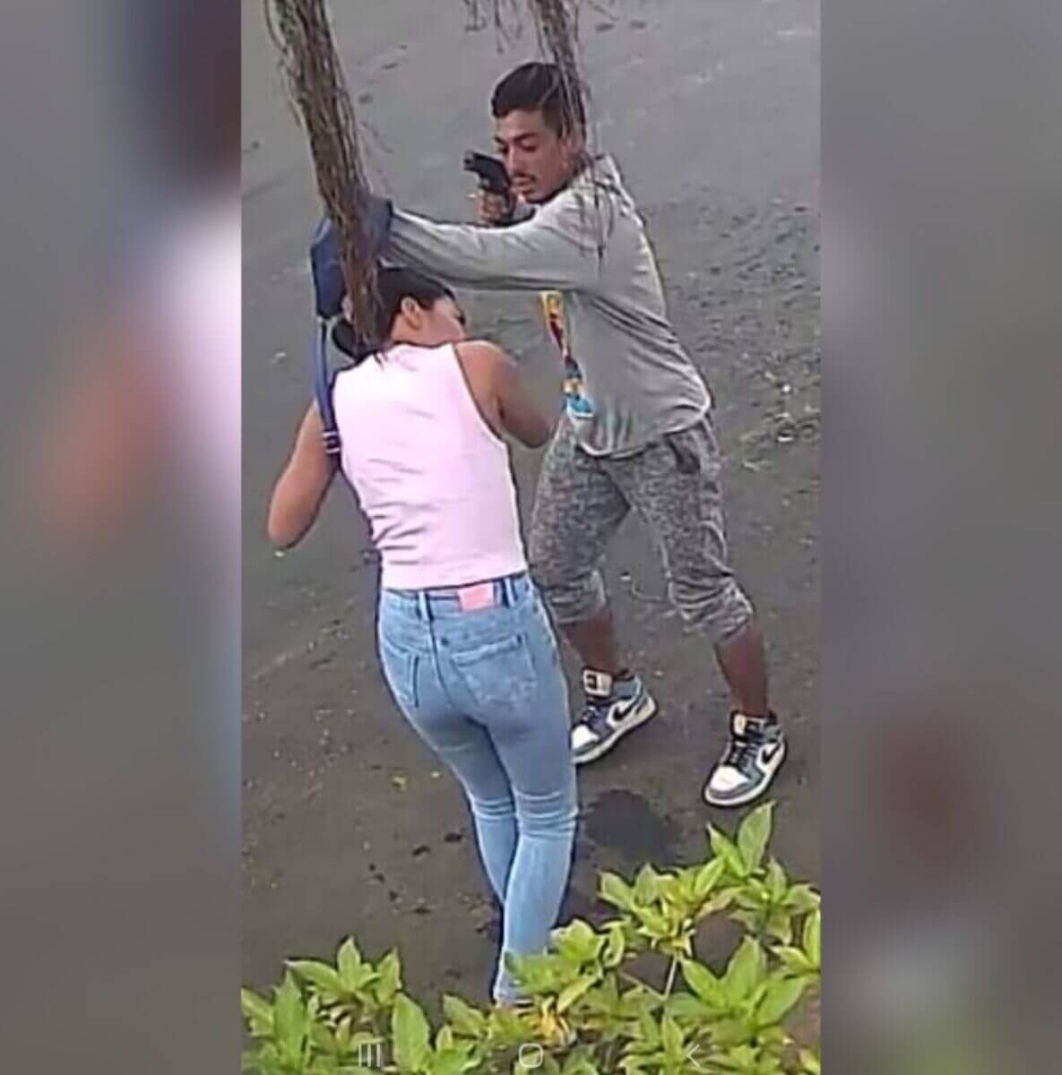 Este es el sujeto que asaltó cobardemente a una jovencita en Managua