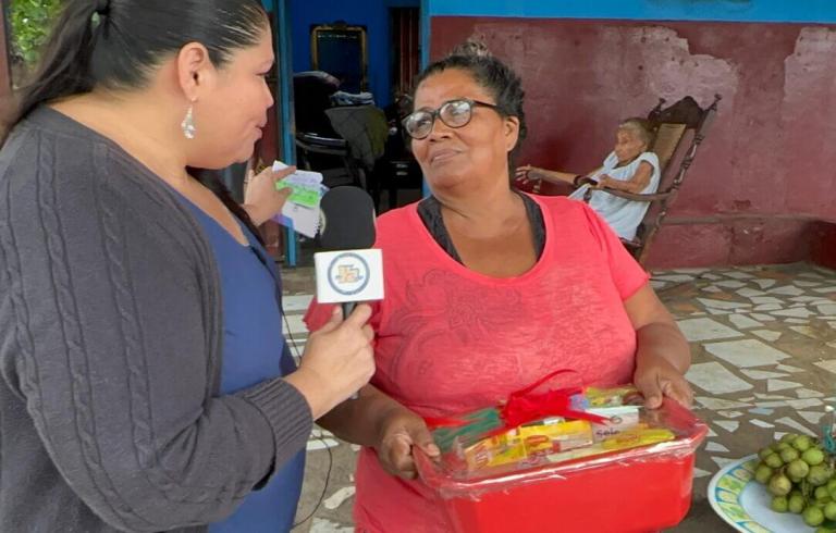 Tu Nueva Radio Ya y Cubas Eléctricas siguen obsequiando canastas a madrecitas nicaragüenses