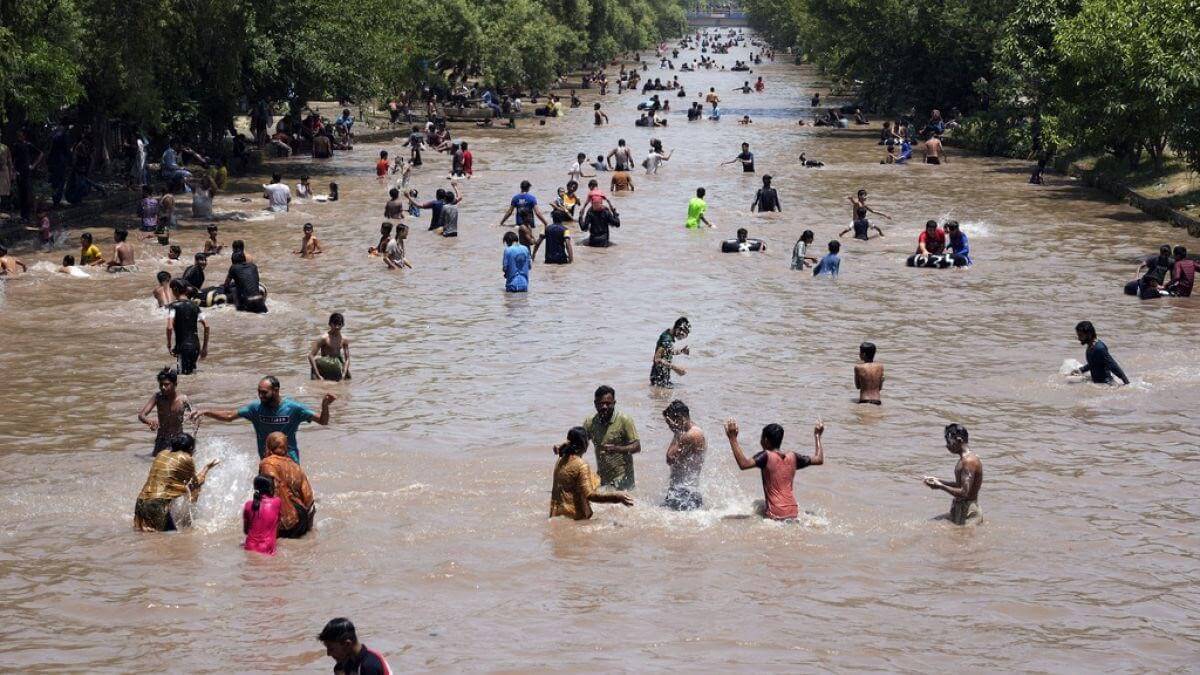 Más de 50 grados centígrados en Pakistán mientras miles de personas sufren insolación