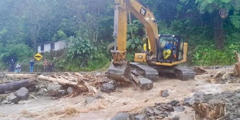 Siete fallecidos y 17 desaparecidos por alud en Ecuador