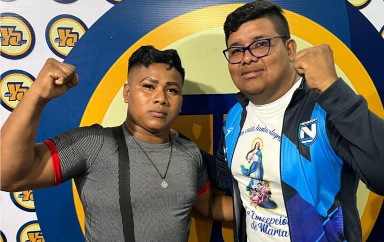 La Joela lista para darle en la ‘chupa mango’ a la Danny Salazar