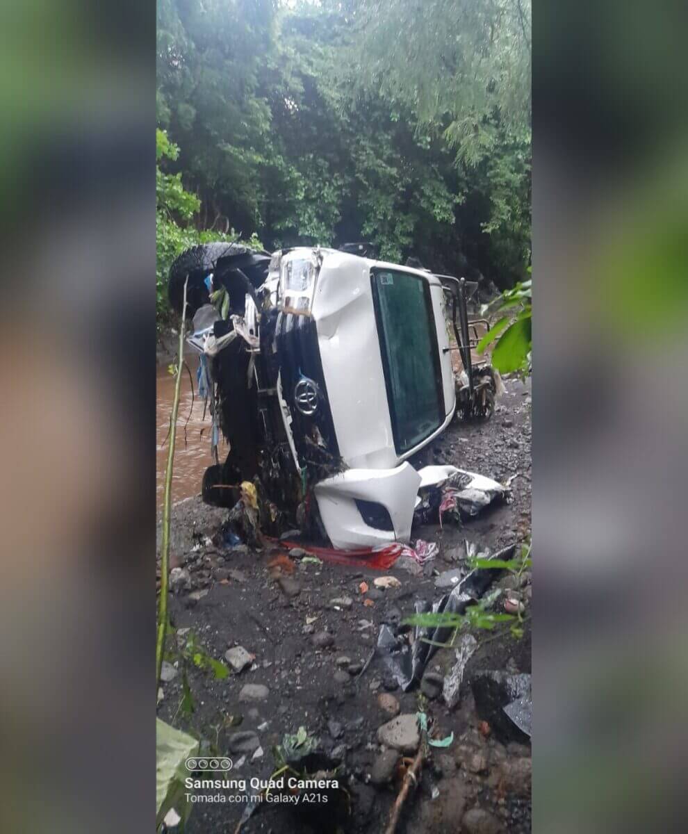 La camioneta fue localizada esta mañana a unos 150 metros del lugar