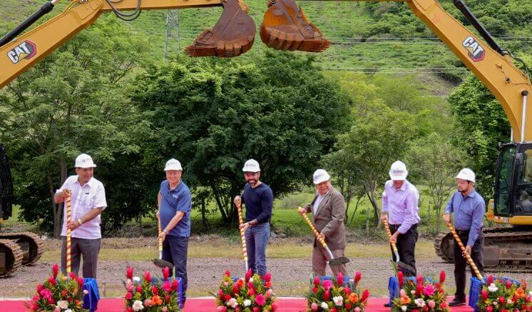 Colocan primera piedra donde construirán planta solar en San Isidro, Matagalpa