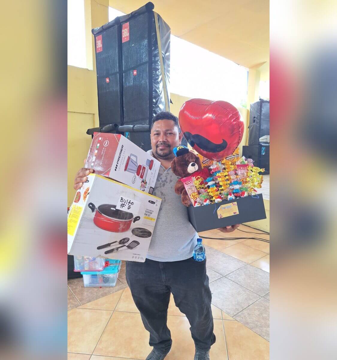 Leonardo Francisco Cali, segundo lugar papá come frutas