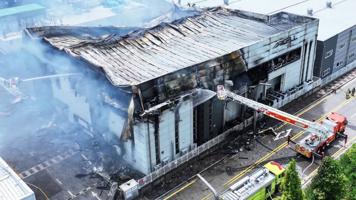 Tragedia en Corea del Sur 22 muertos en incendio de una fábrica de baterías de litio