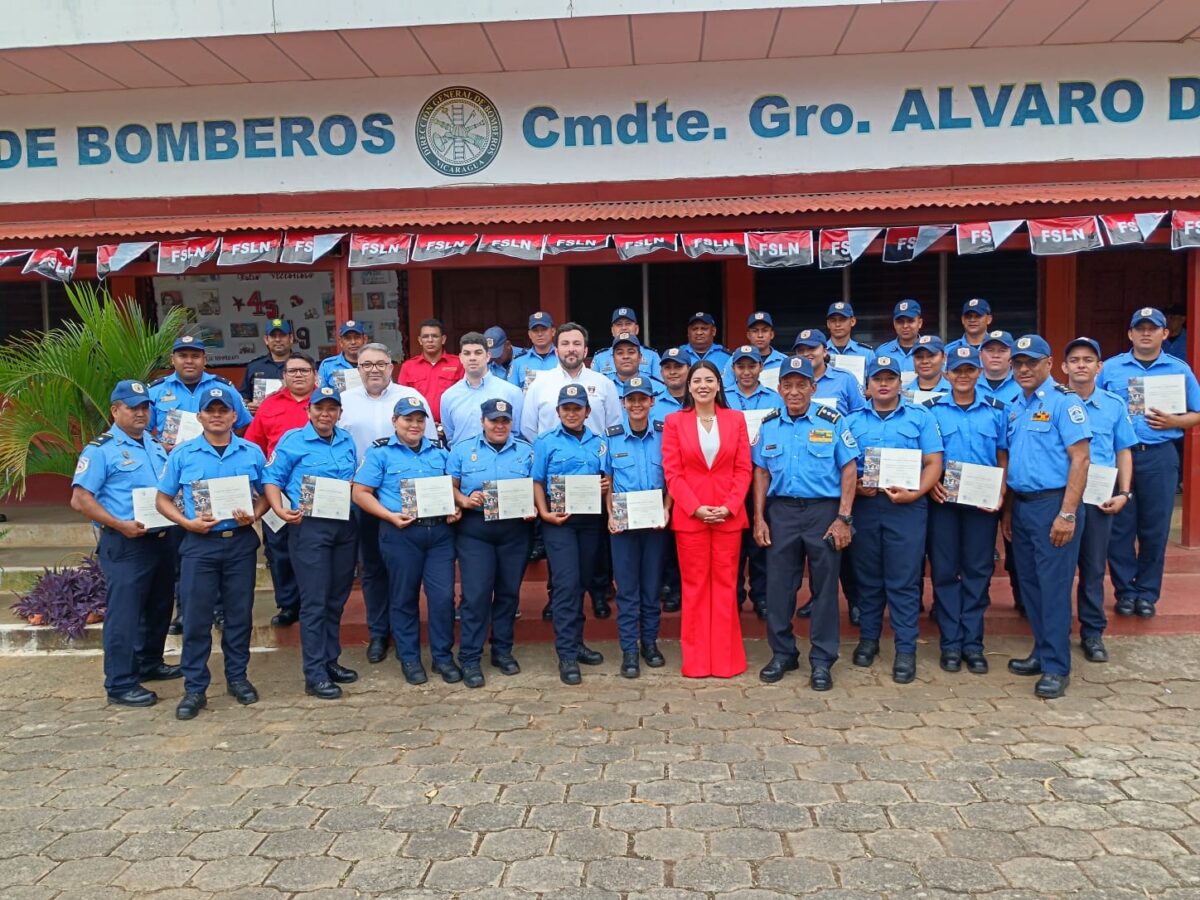 Capacitación en Materiales Peligrosos para Bomberos Unidos