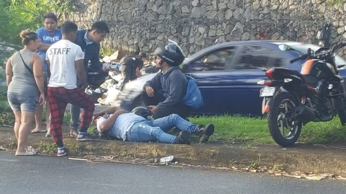 Accidente motocicleta: fractura en brazo derecho y golpes