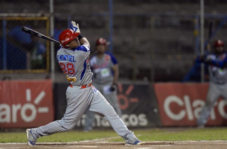 Los más destacados del Pomares: Montiel a la ofensiva mientras Dílmer y Garrido en pitcheo