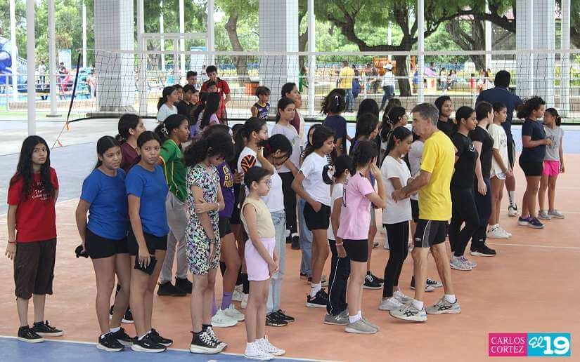 Academia de voleibol en parque Las Piedrecitas:  fomento del deporte en Managua