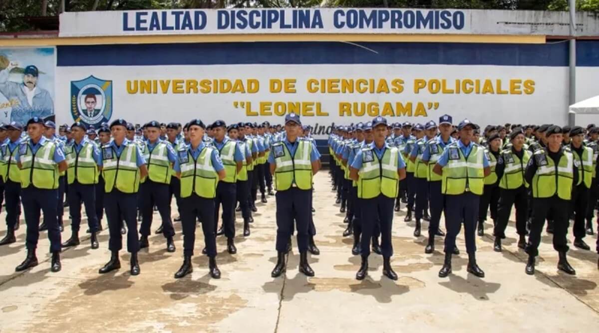 Graduación 345 nuevos agentes de policía Curso Básico