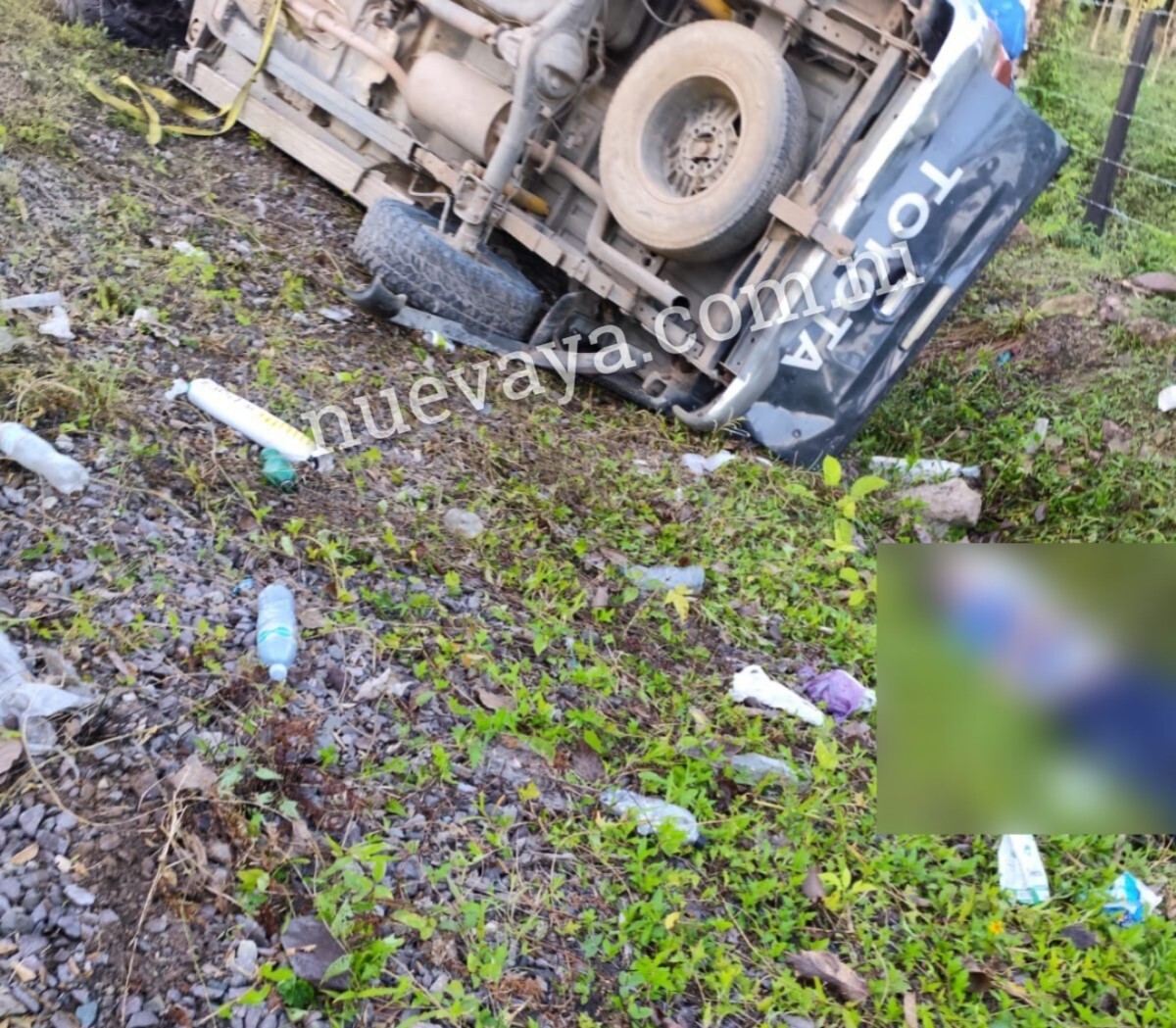 Al momento del accidente, la camioneta trasladaba un ataúd con el cuerpo de un joven