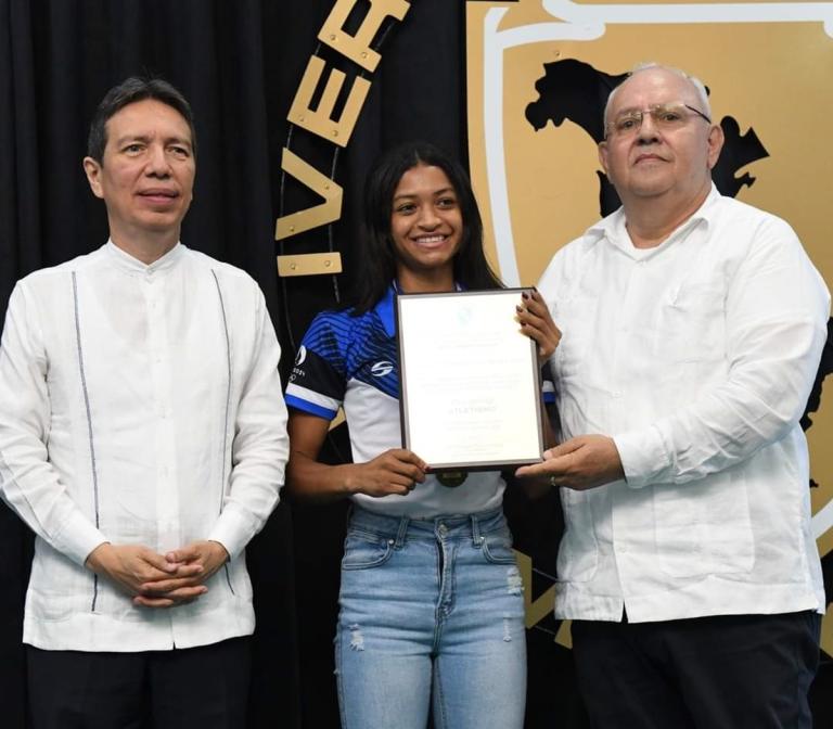 Universidad Americana UAM reconoce con beca completa a atletas nicas que participaron en juegos Olímpicos