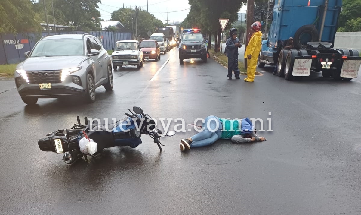 Elsy Jany Talavera muere arrollada por cabezal en la carretera Nueva a León