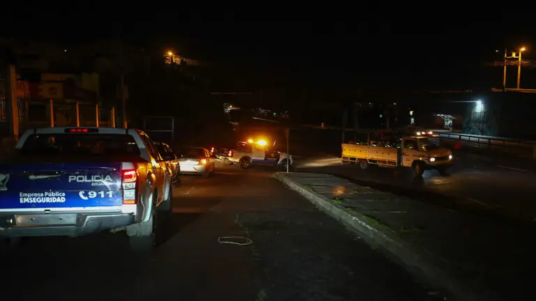 Gobierno ecuatoriano impone apagones de hasta 8 horas
