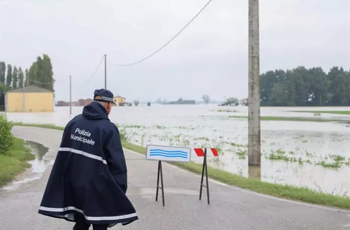 Italia declara emergencia por inundaciones en Emilia-Romaña y Las Marcas.