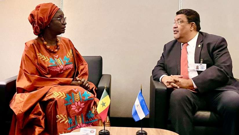 Compañero Valdrack Jaentschke impulsa diplomacia nicaragüense con representantes de Pueblos hermanos