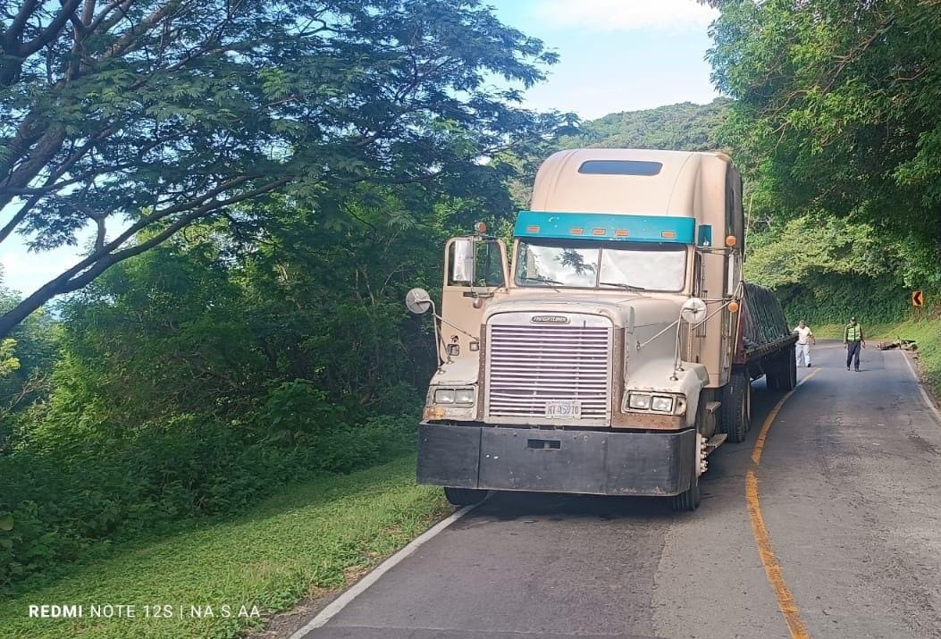 Trágico accidente: Motociclista de 22 años fallece al chocar contra un furgón en Managua