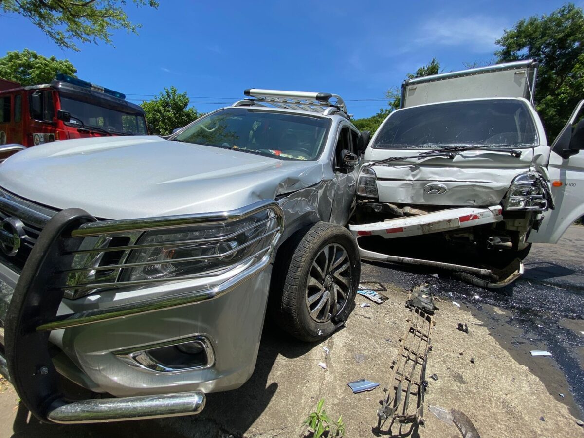 Dos personas lesionadas en accidente en carretera a Xiloá