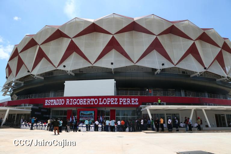 León de fiesta se abren las puertas del Estadio Rigoberto López Pérez