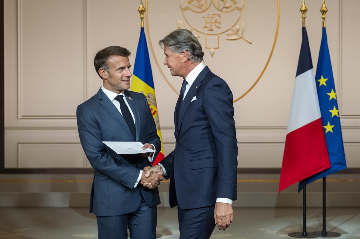 El Compañero Maurizio Gelli transmitió al Presidente Francés Emmanuel Macron, el fraterno saludo de parte del Presidente Comandante Daniel Ortega, de la Vicepresidenta Compañera Rosario Murillo y del Pueblo nicaragüense