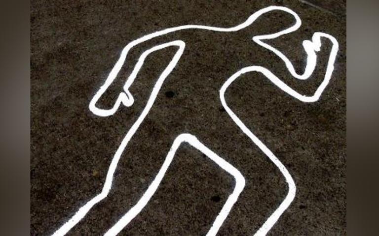 Auto manejado a exceso de velocidad atropella mortalmente a un joven en carretera a Malacatoya