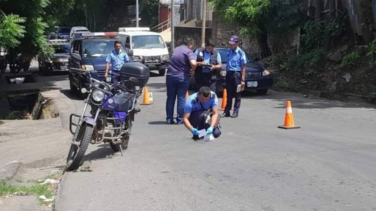 Asaltantes balean y roban fuerte suma de dinero a mensajero en el barrio San Judas