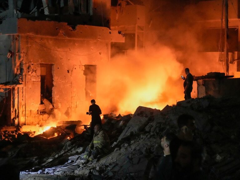 Al menos 22 muertos y más de cien heridos por bombardeos de viviendas en Líbano