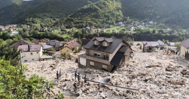 Inundaciones y deslaves causan 26 fallecidos y un desaparecido en Bosnia