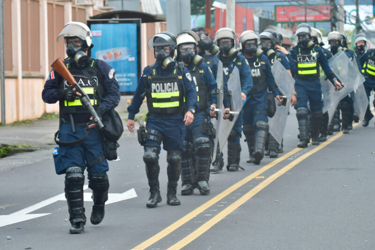 Policía en Costa Rica comenzará a utilizar armas de guerra para combatir al crimen organizado