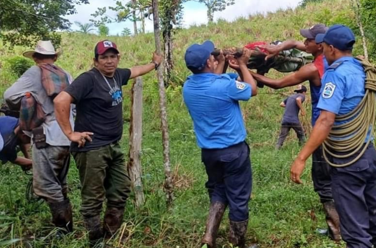 Recuperan cuerpos de adolescente y niña ahogada, tras la crecida del río, en Chontales