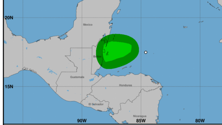 Tormenta Nadine avanza hacia Belice con riesgo de inundaciones