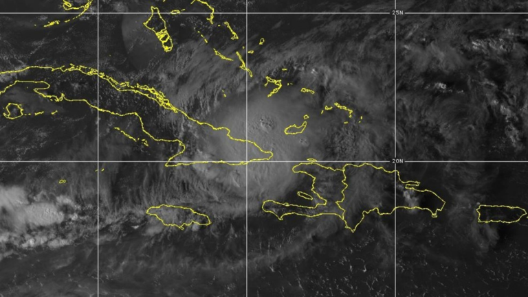 Huracán Óscar se degrada a tormenta tropical tras tocar tierra en Cuba