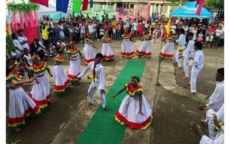 Bilwi celebra el Festival de Trajes Originales de Nuestro Folklore»