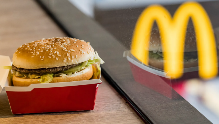 Infección intestinal grave vinculada a hamburguesas de McDonald’s en EE.UU.