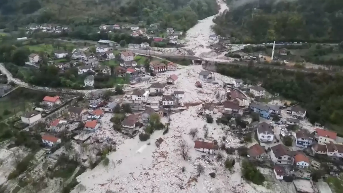 Bosnia busca desaparecido tras inundaciones con 26 muertos