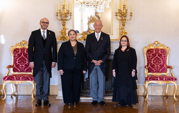 Señor Luís Ignacio Vayas Valdivieso representante de Ecuador; Compañera Sylvia Miranda Paniagua; Prof. Dr. Marcelo Rebelo de Sousa, Presidente de la República Portuguesa y señora María Isabel Sanabria Castro representante de Costa Rica