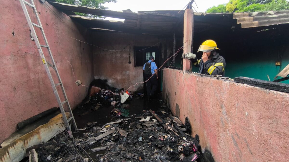 Incendio en Villa Libertad causa pérdidas a inquilino Carlos Suazo