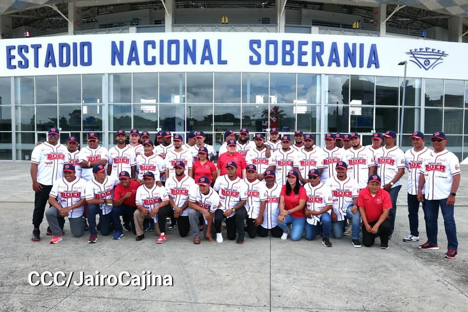 Indios del Bóer presentan equipo para torneo de béisbol