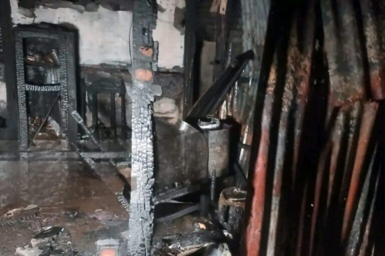 Desnaturalizado intenta quemar a su mamá y un niño al incendiar su casa en el barrio Milagro de Dios