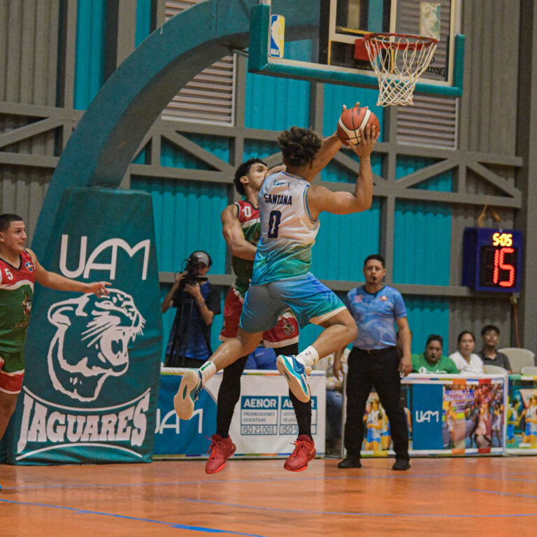 Jaguares de la UAM esperan rival en la final del baloncesto nicaragüense