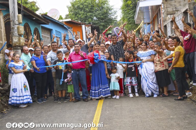 Distrito V se viste de alegría con el revestimiento de todas las calles de tierra