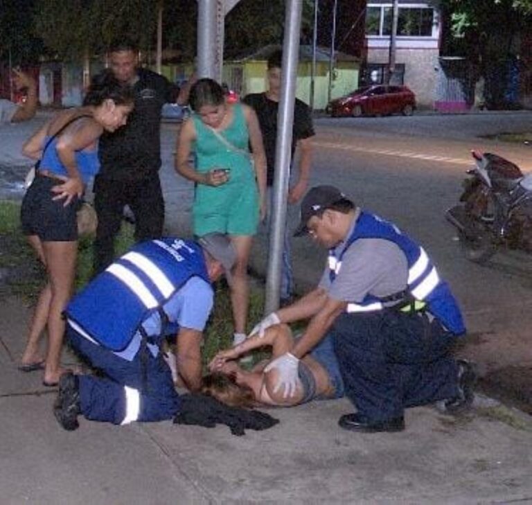 Caponero irresponsable provoca accidente con cuatro lesionados en el Barrio Largaespada