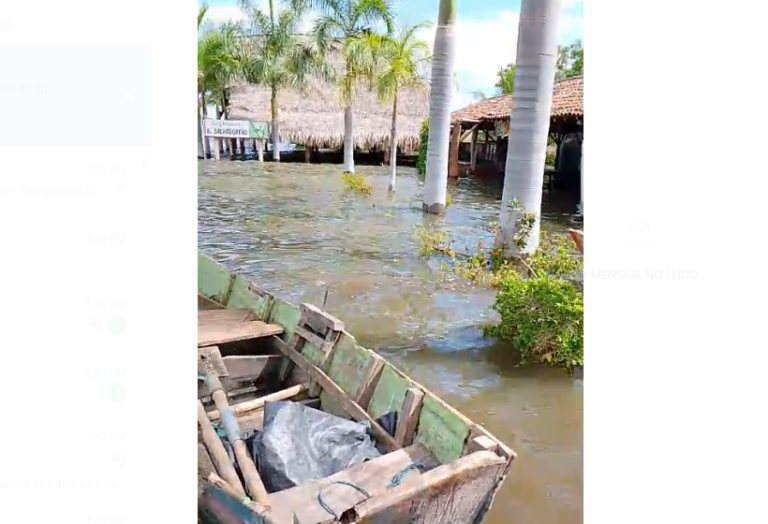 Crecidas aguas del Lago Xolotlán anegan negocios en el sector de Momotombo, León