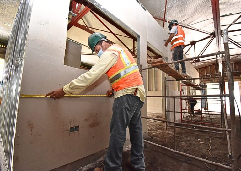 Avanzan obras de rehabilitación y equipamiento de Hemato-Oncología en Hospital Manolo Morales